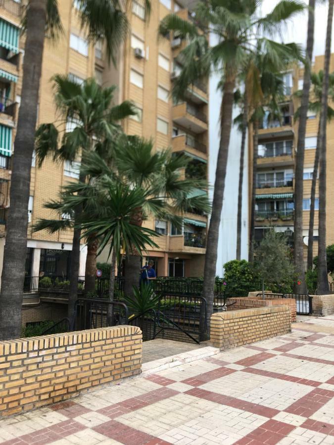 Stunning Spacious City Apartment With Free Parking 말라가 외부 사진