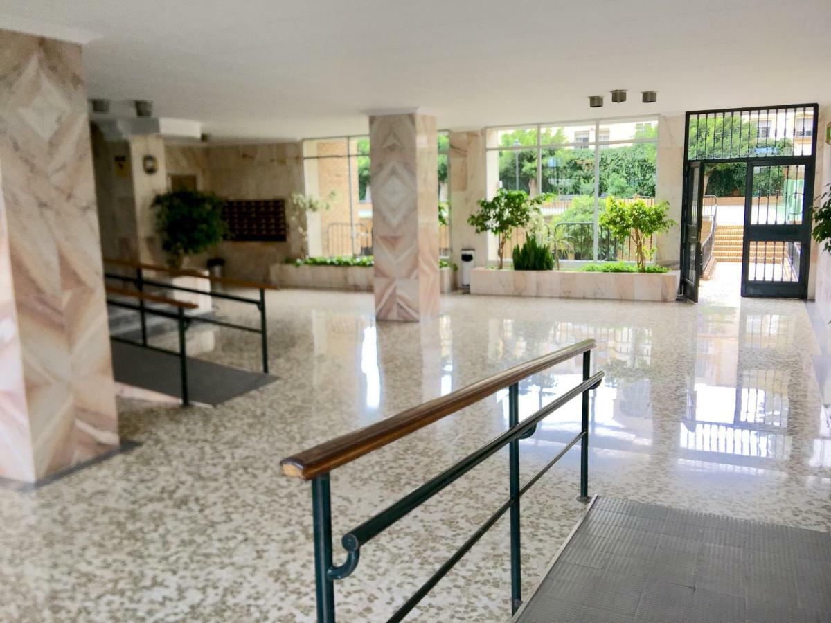 Stunning Spacious City Apartment With Free Parking 말라가 외부 사진
