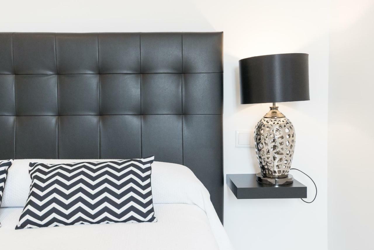 Stunning Spacious City Apartment With Free Parking 말라가 외부 사진
