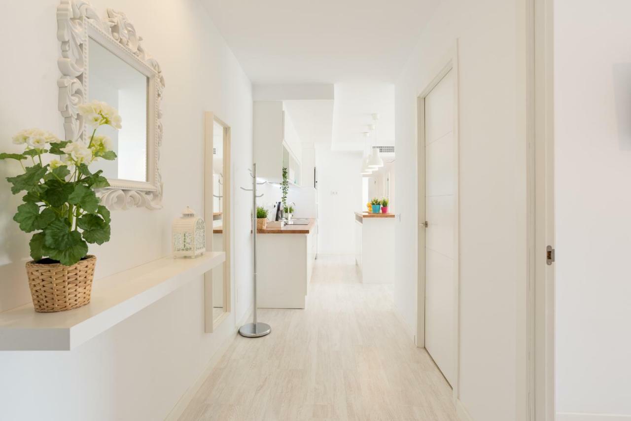 Stunning Spacious City Apartment With Free Parking 말라가 외부 사진